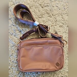 BRAND NEW NWT Lululemon Everywhere Crossbody Bag Metal Hardware 2L Spiced Chai